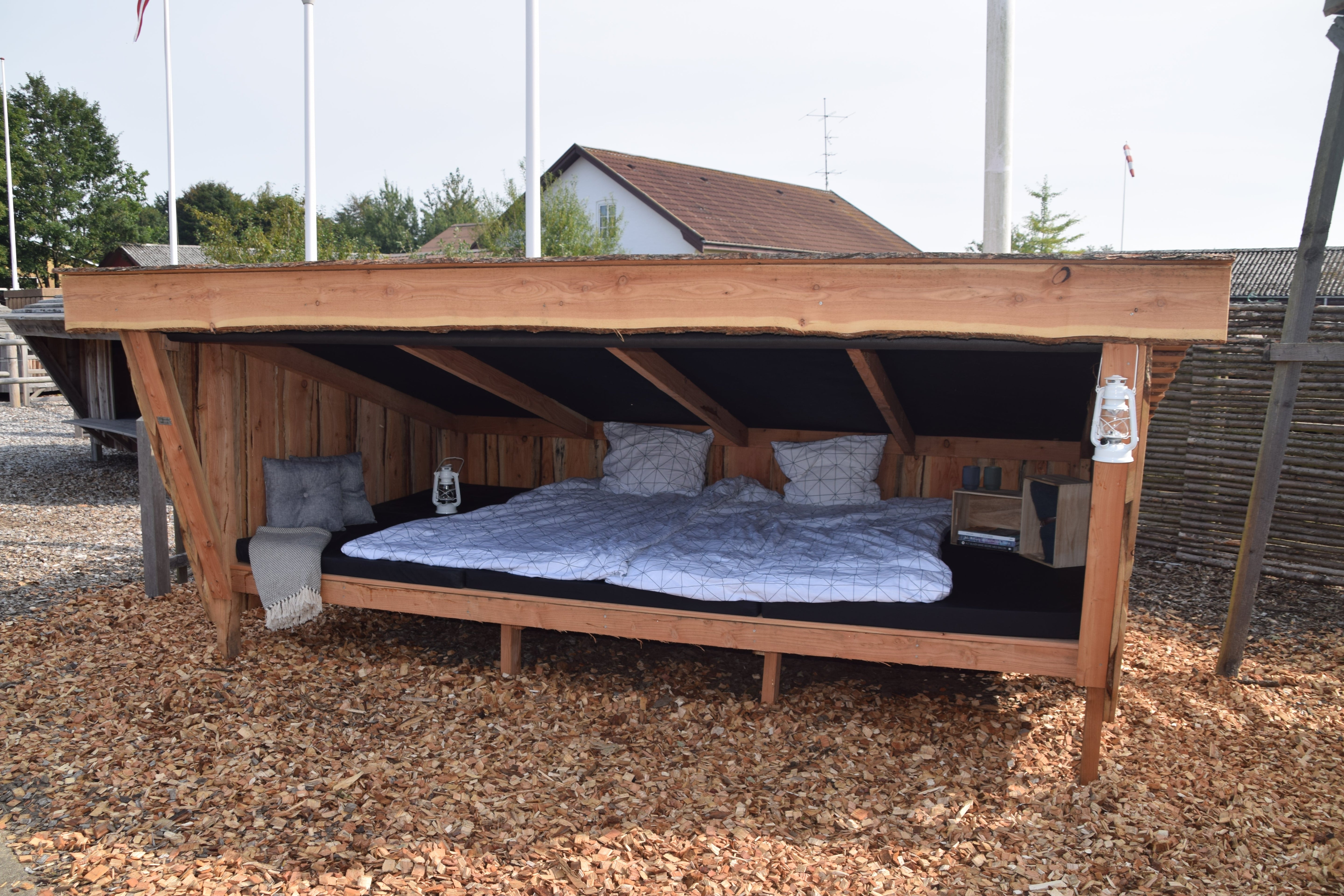 Stor shelter model Tiset