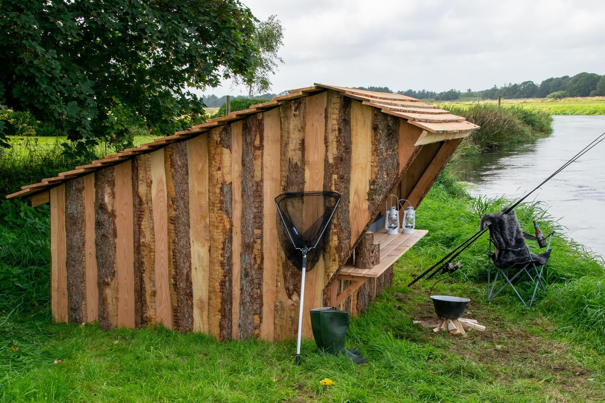 Shelter model Gram lave i lærk