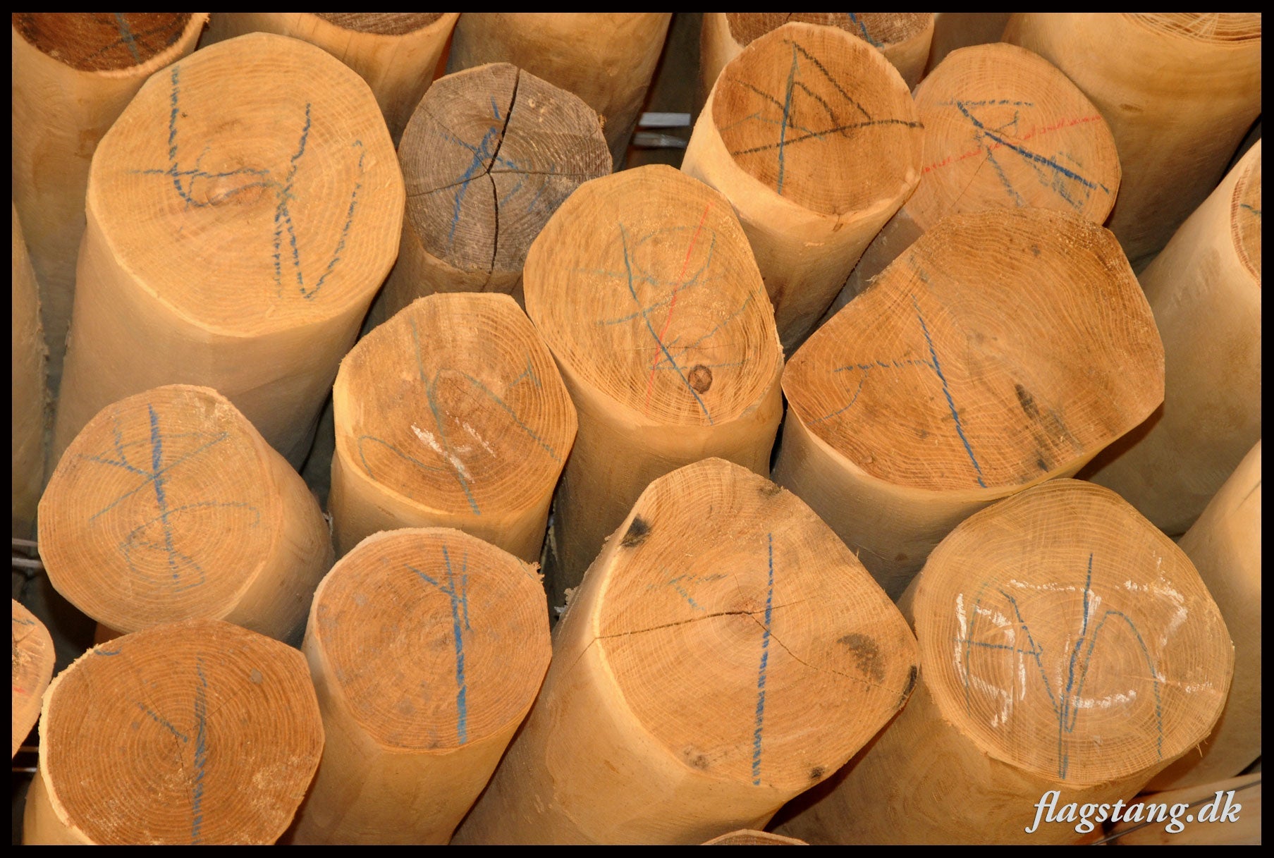 Robinie afbarket og pudset Ø14-16