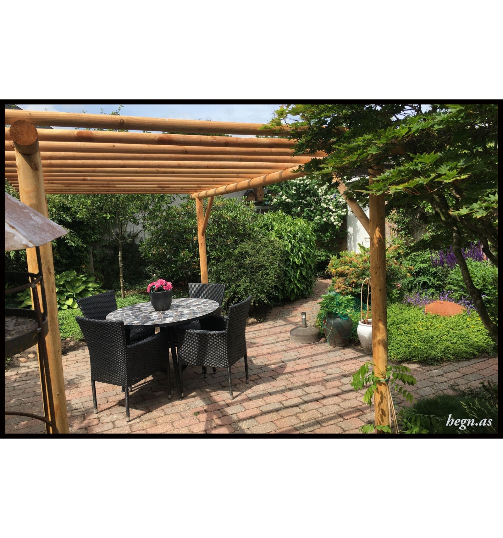 Stolpe i lærke træ