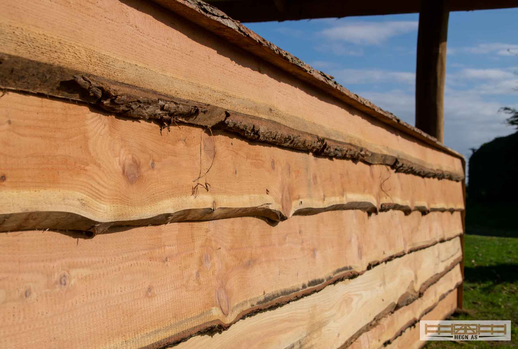 Sidebeklædning til firkantet bålhytte