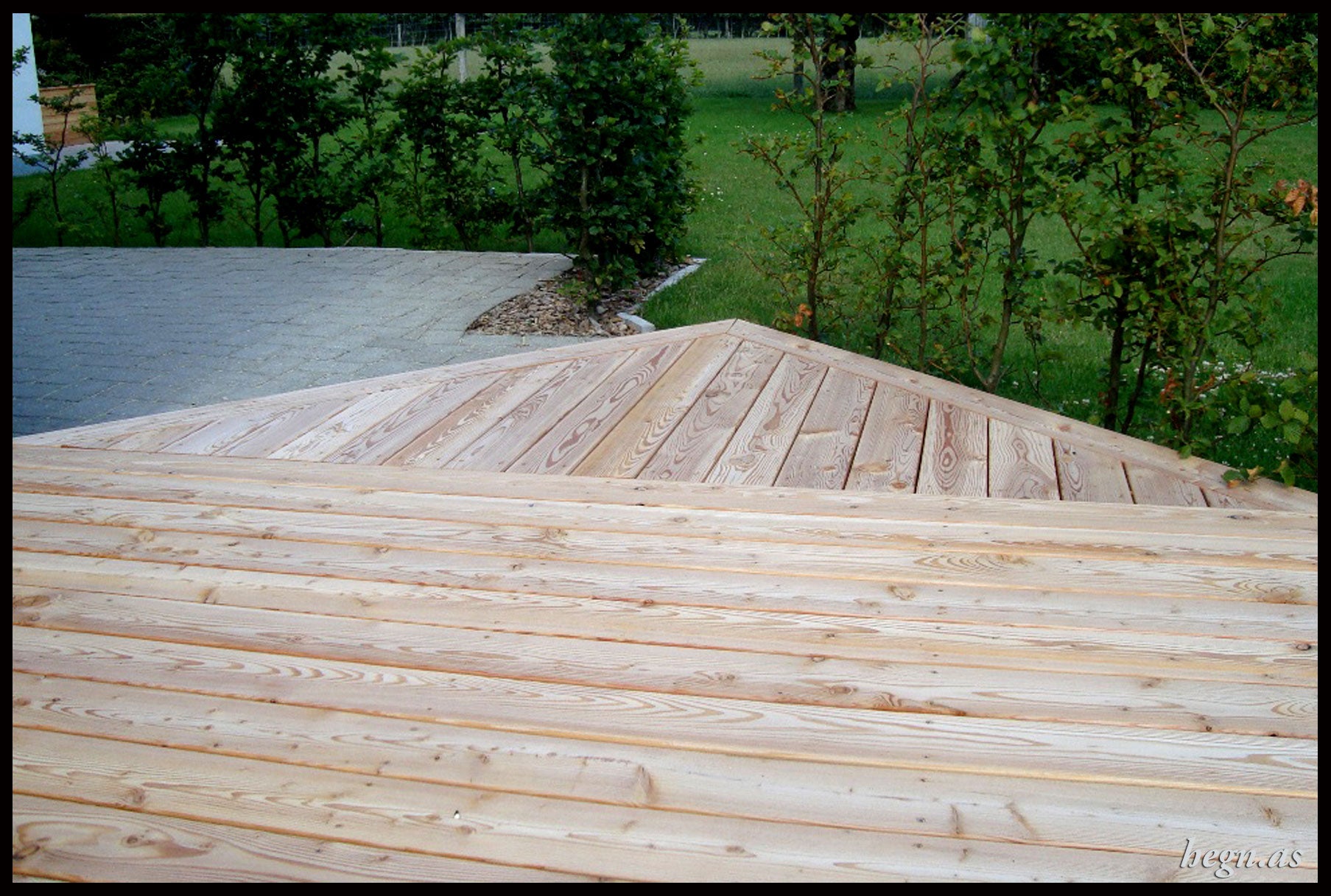 Terrassebrædder i lærketræ 27 * 118 mm.